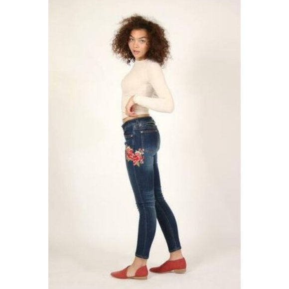 Grace in LA Jeans Women's Red Floral Embroidery Skinny Fit Stretch Jeans - Picture 5 of 7